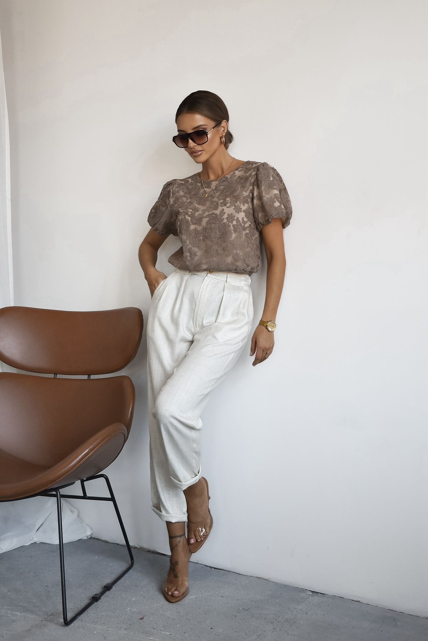 Bluzka z haftem BLINK mokka