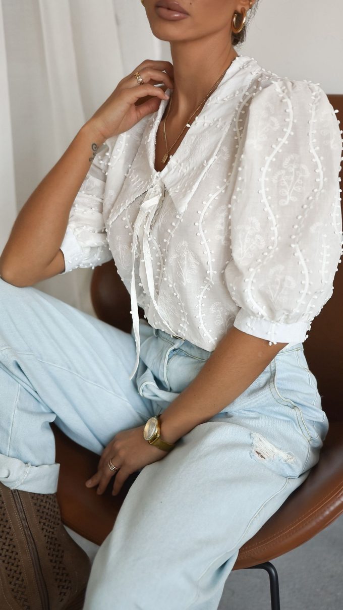 Bluzka z haftem MONICA biała