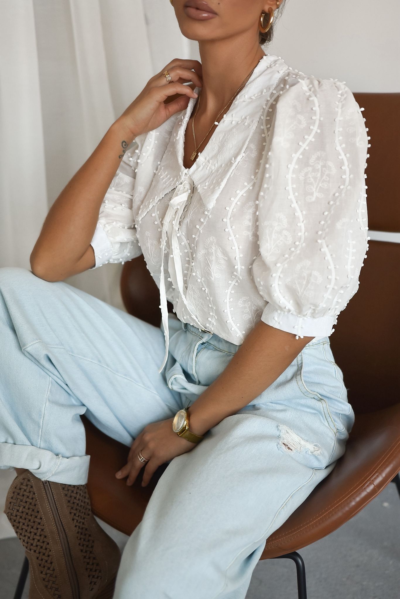 Bluzka z haftem MONICA biała