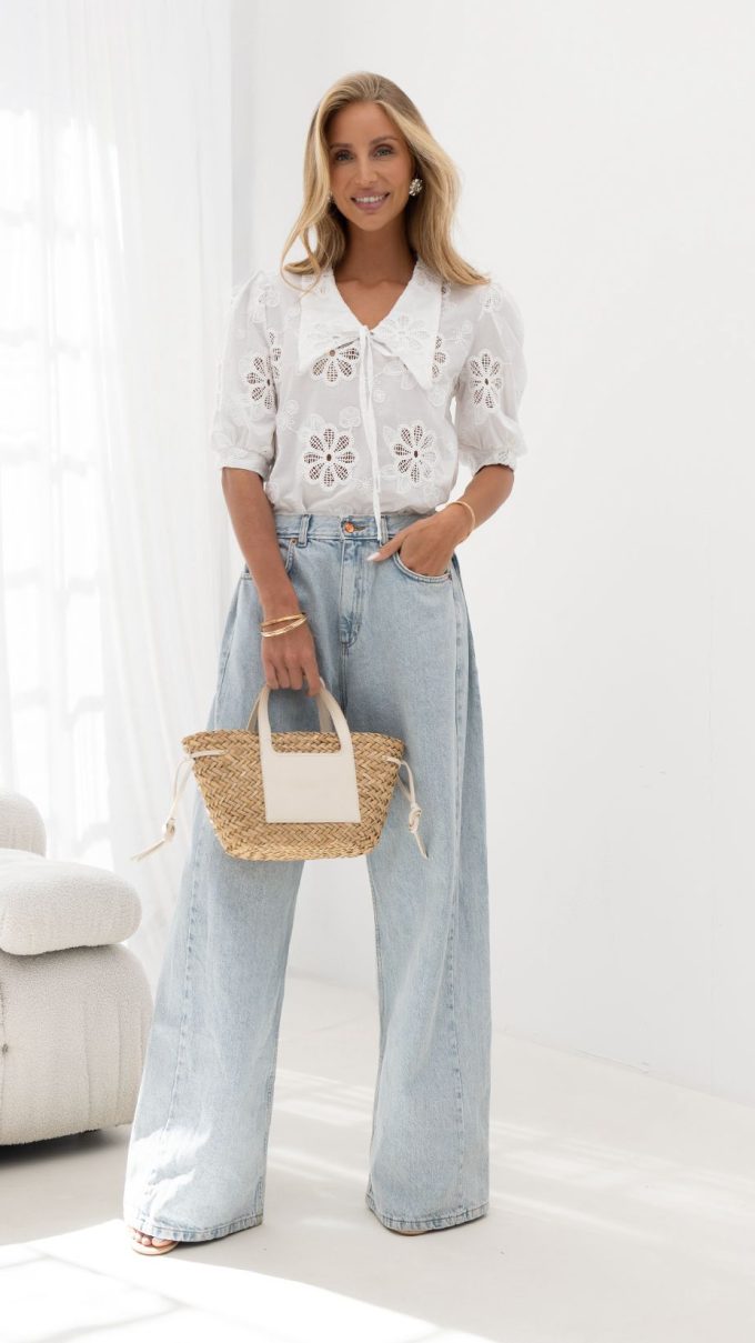 Bluzka z haftem MONICA biała