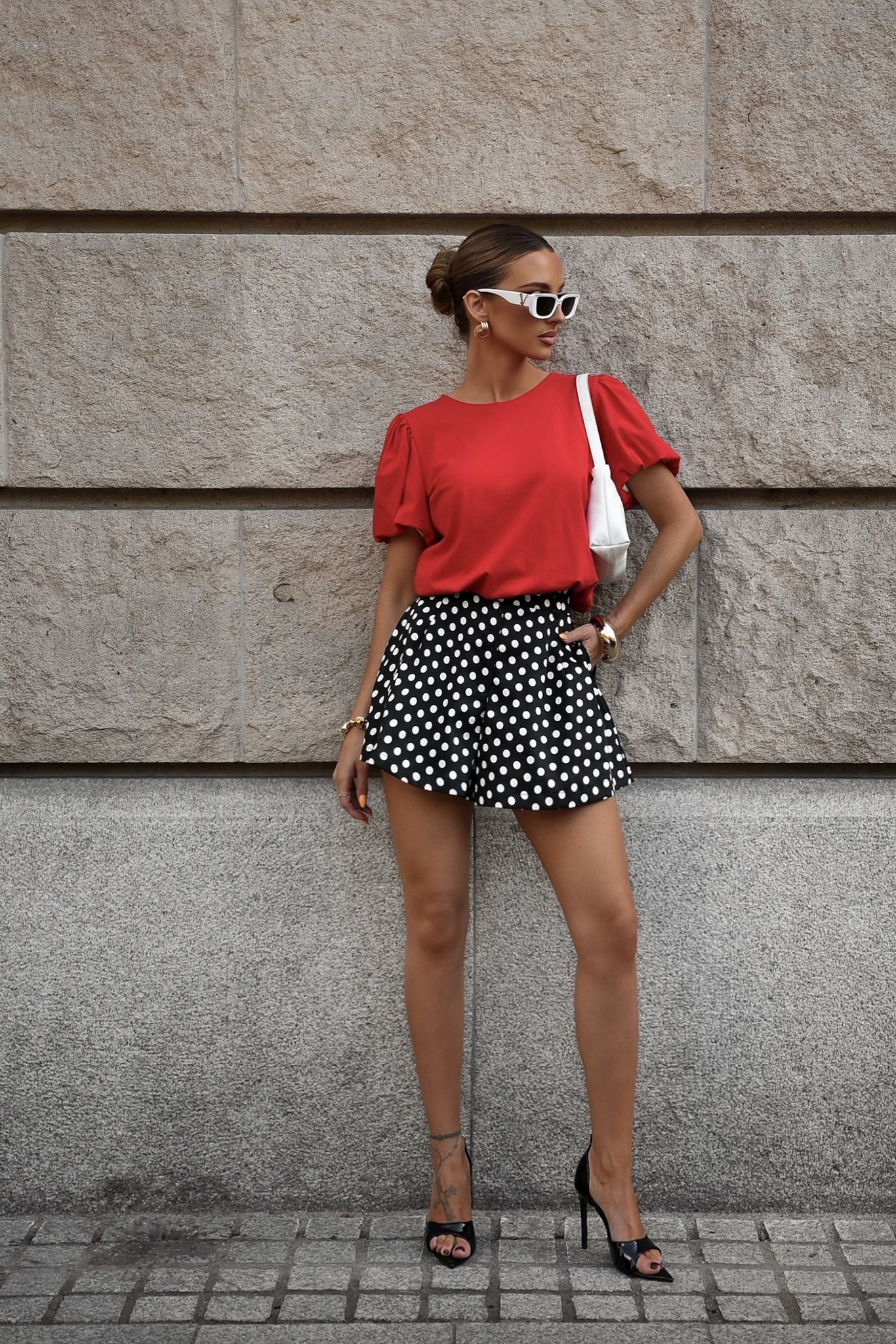 T-shirt z bufką DOTS czerwony