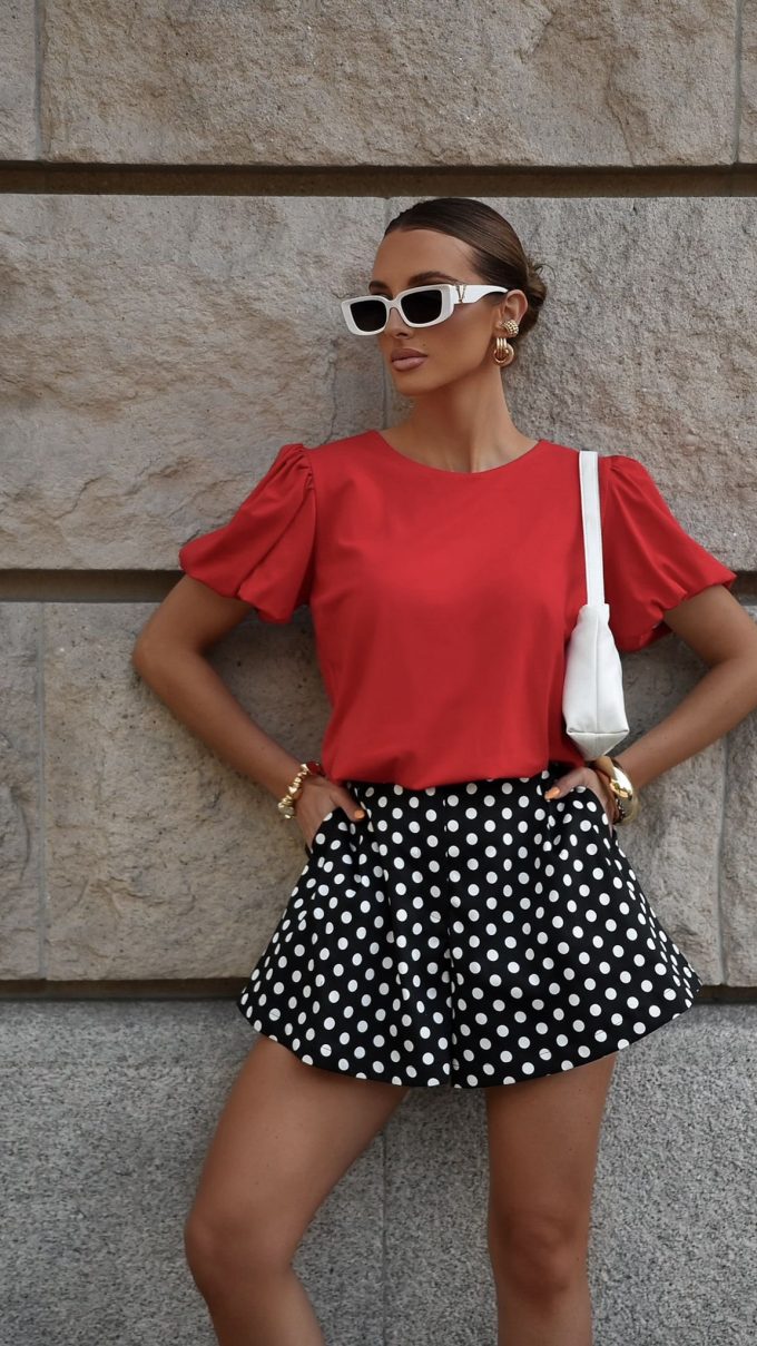 T-shirt z bufką DOTS czerwony