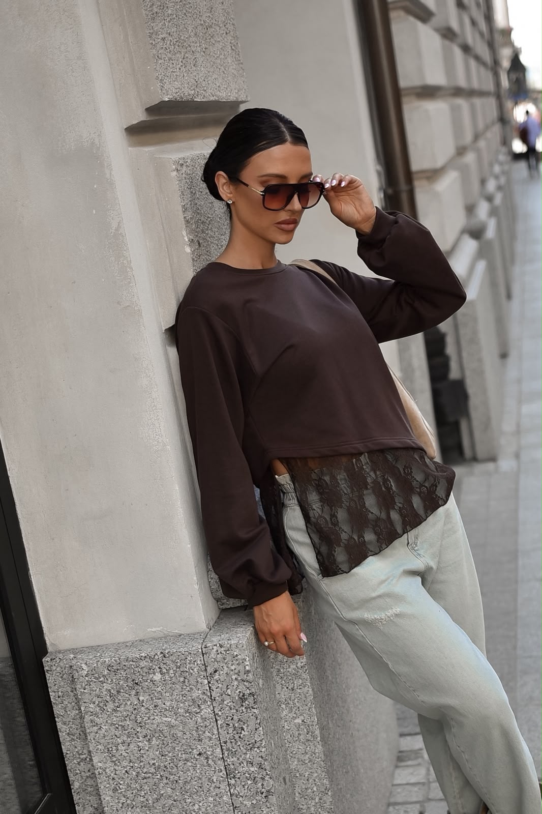 Bluza z koronką ADELA brązowa